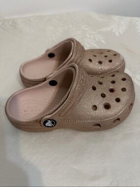CROCS Kids Metallic Rose Gold Classic Clog
